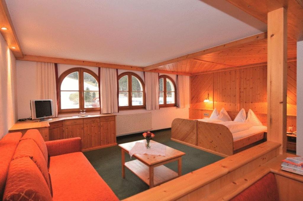 Alpines Gourmet Hotel Montanara Flachau Dış mekan fotoğraf